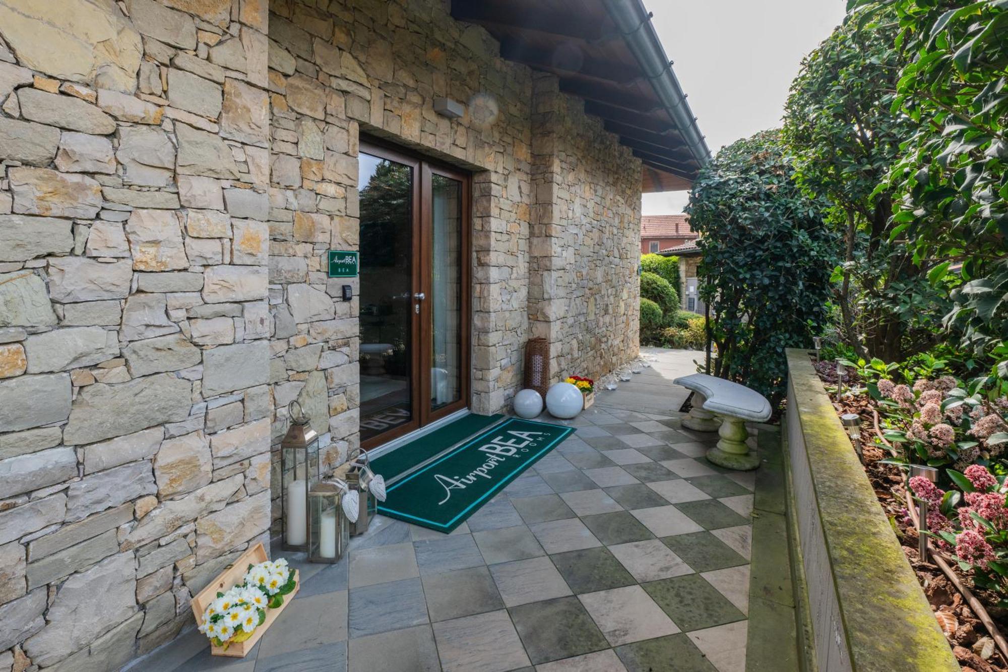 Airport Bea Rooms Azzano San Paolo Exterior foto