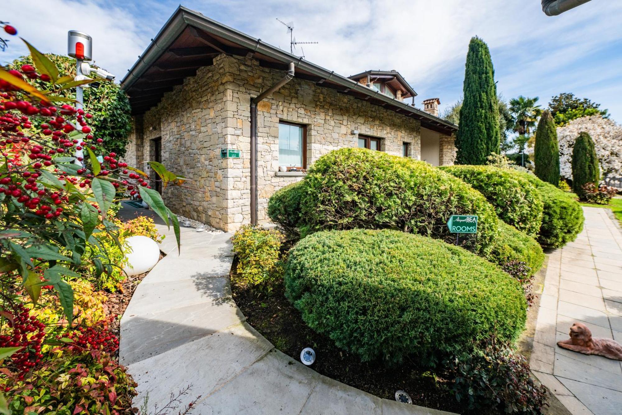 Airport Bea Rooms Azzano San Paolo Exterior foto